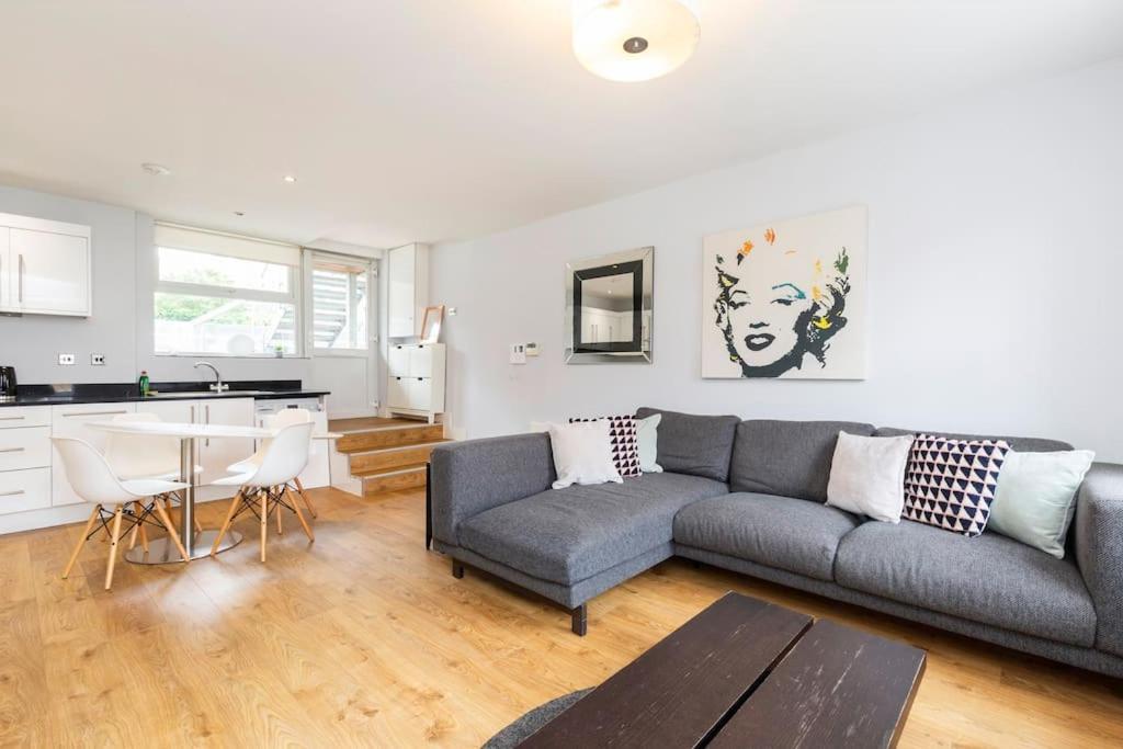 Luxury Camden C1 Apartment London