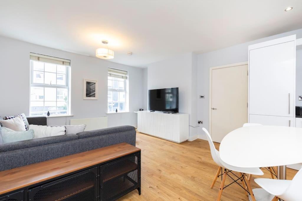 Luxury Camden C1 Apartment